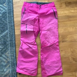 Patagonia women’s goretex snow pants
